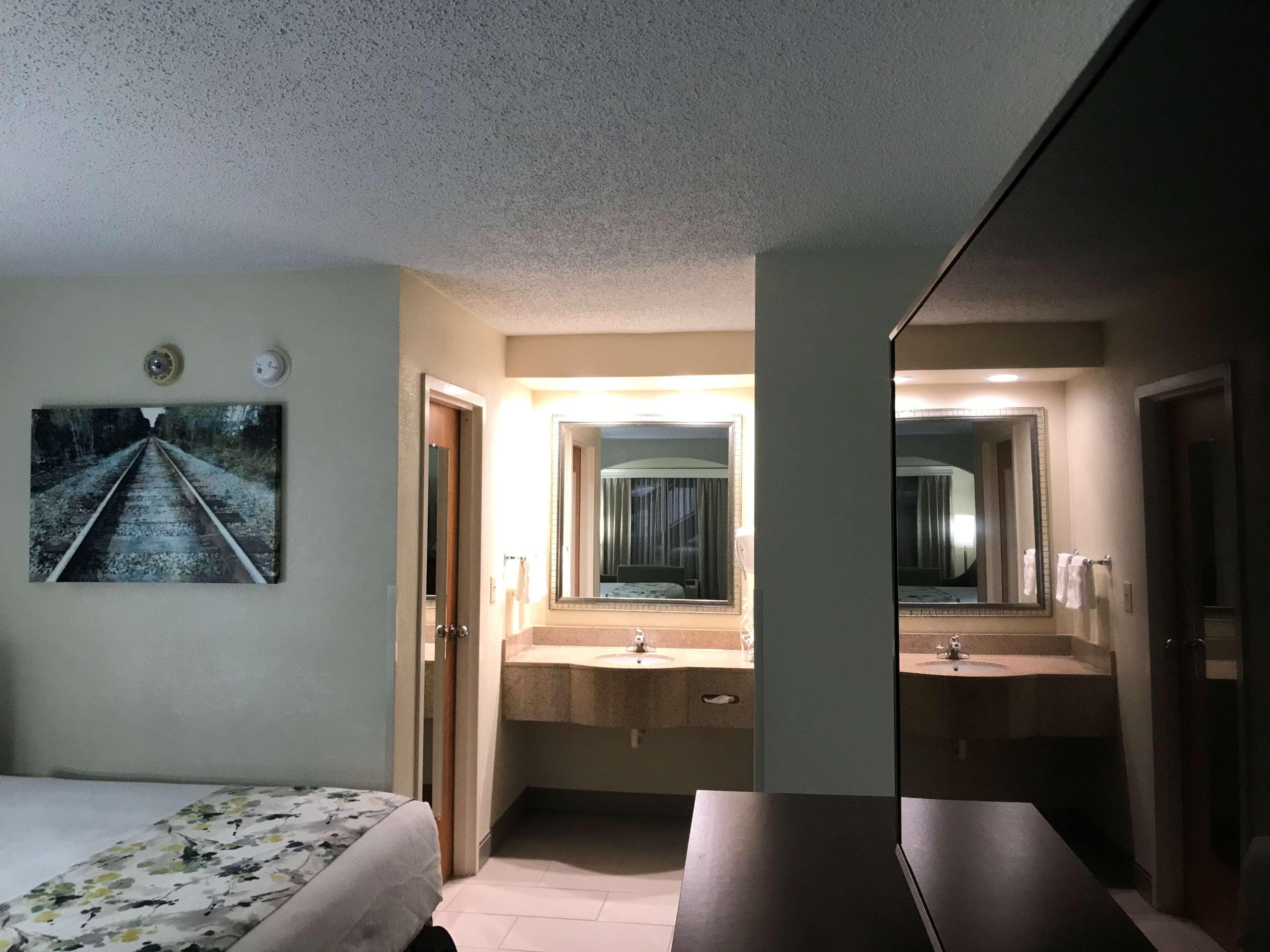 Best Western Inn & Suites Monroe Zewnętrze zdjęcie