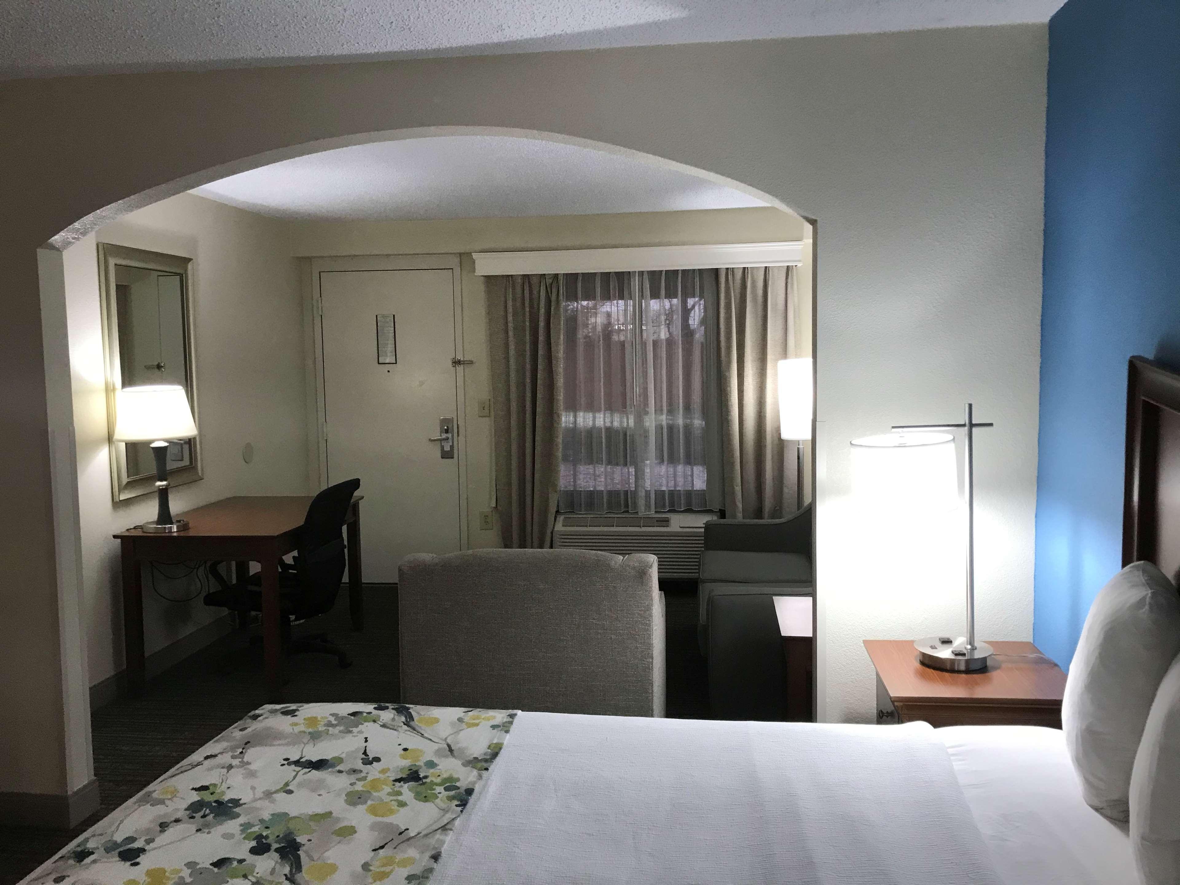 Best Western Inn & Suites Monroe Zewnętrze zdjęcie