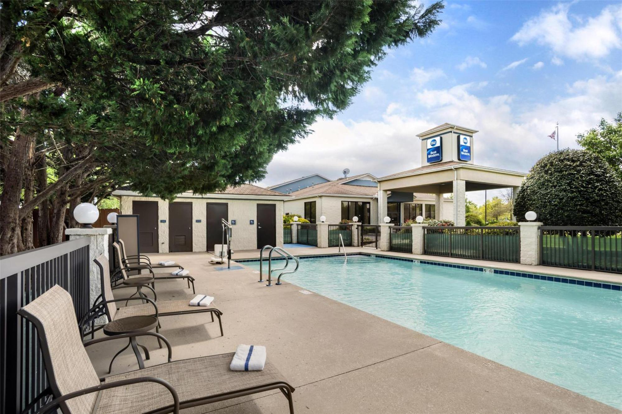 Best Western Inn & Suites Monroe Zewnętrze zdjęcie