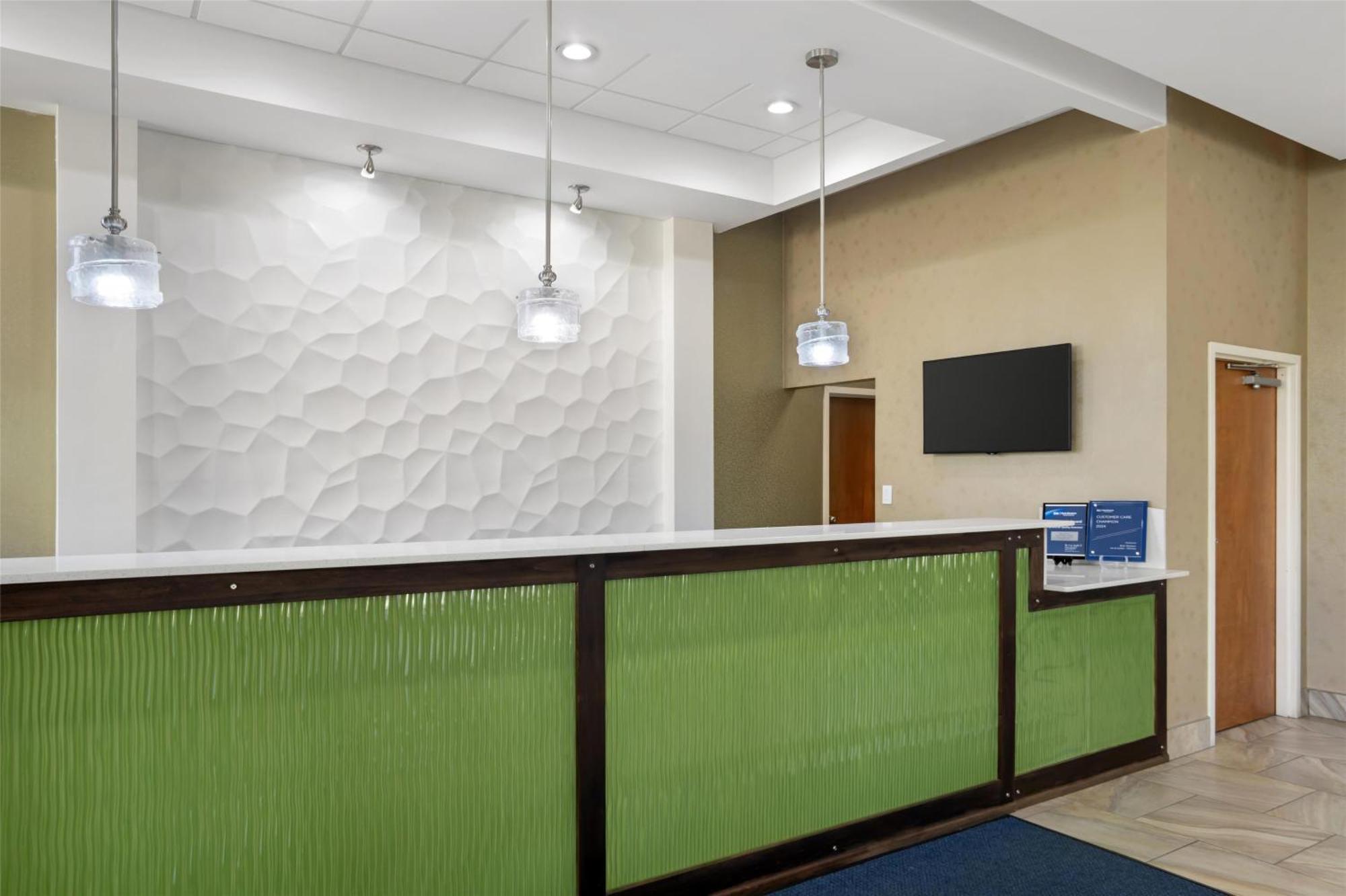 Best Western Inn & Suites Monroe Zewnętrze zdjęcie
